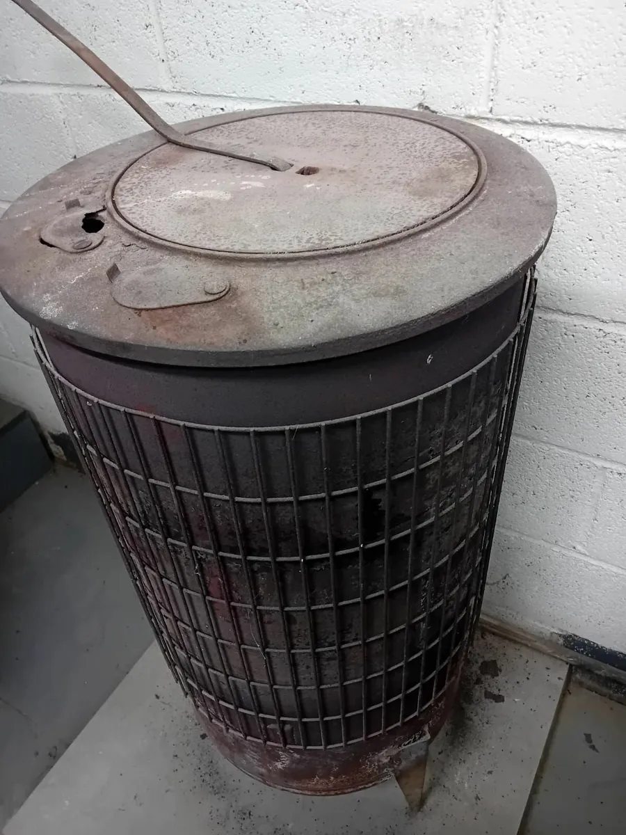 Professional Sawdust and wood stove for Workshop - Image 3