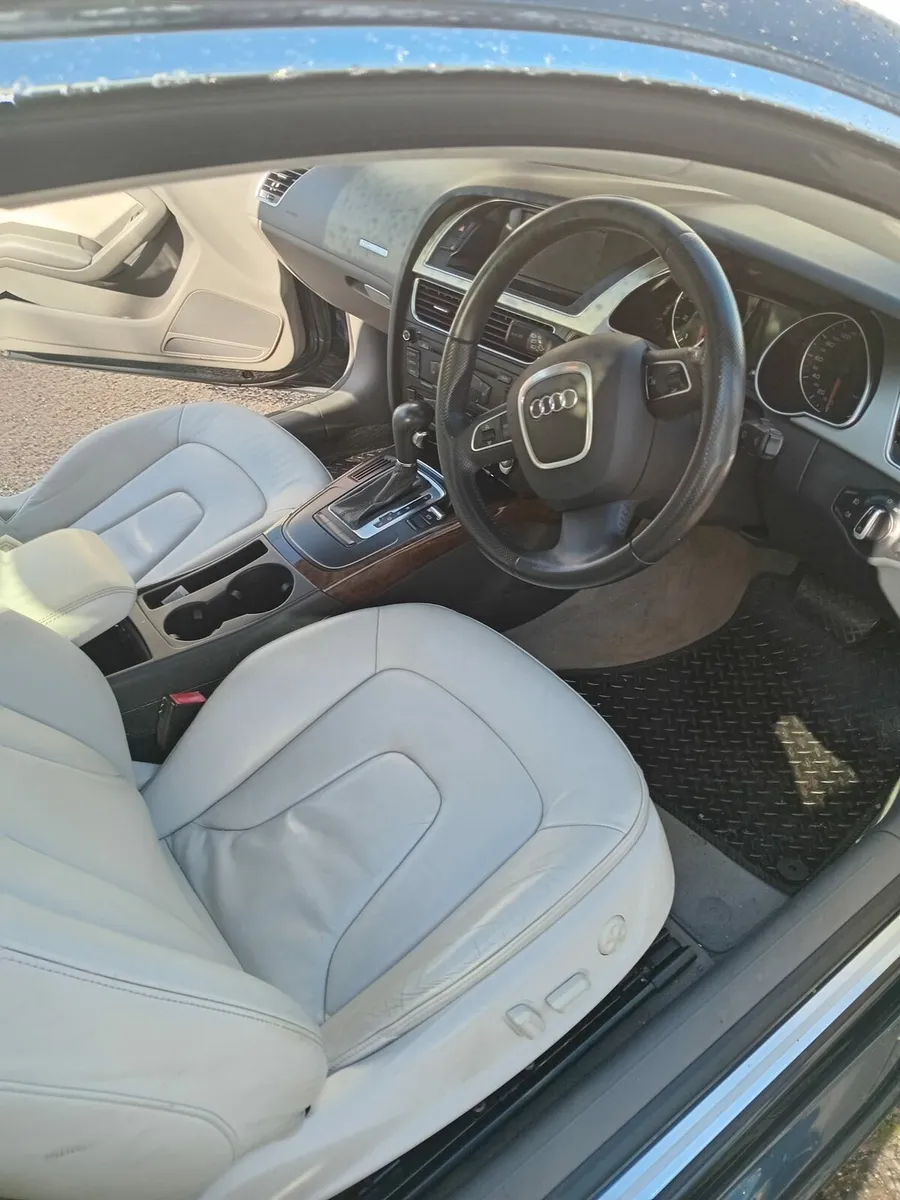 Audi A5 2009 - Image 2