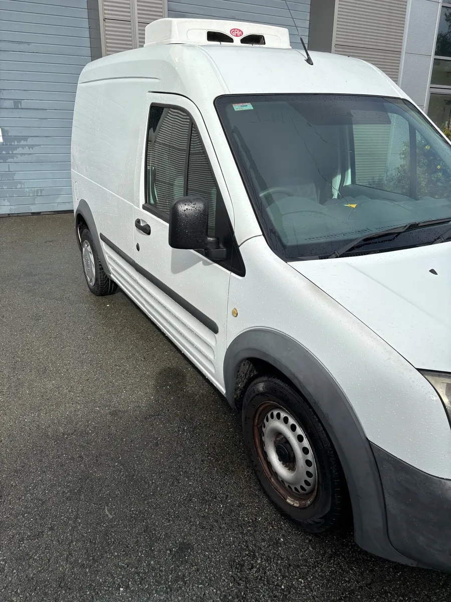Van - Image 2