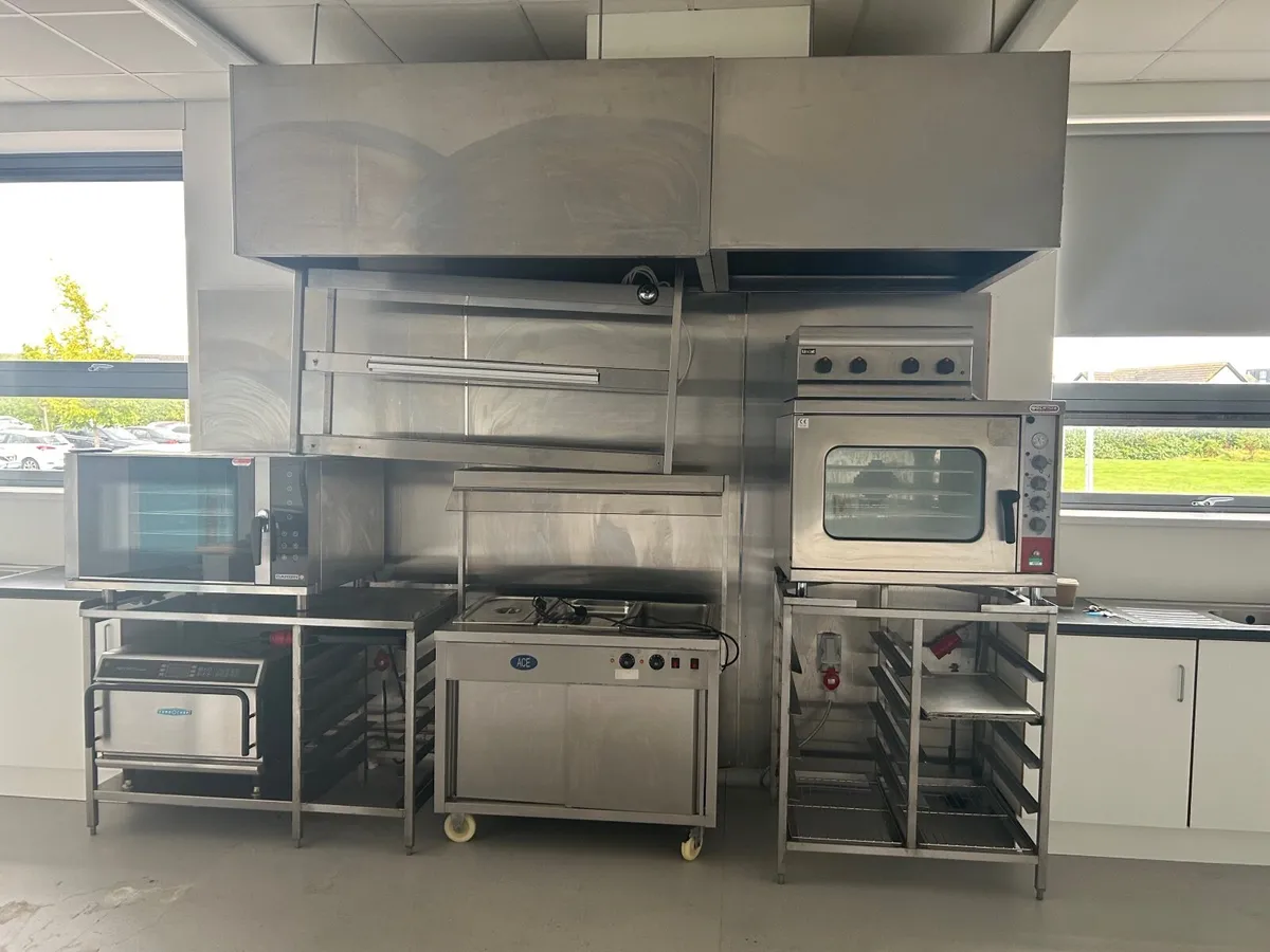 Commercial kitchen - Image 1