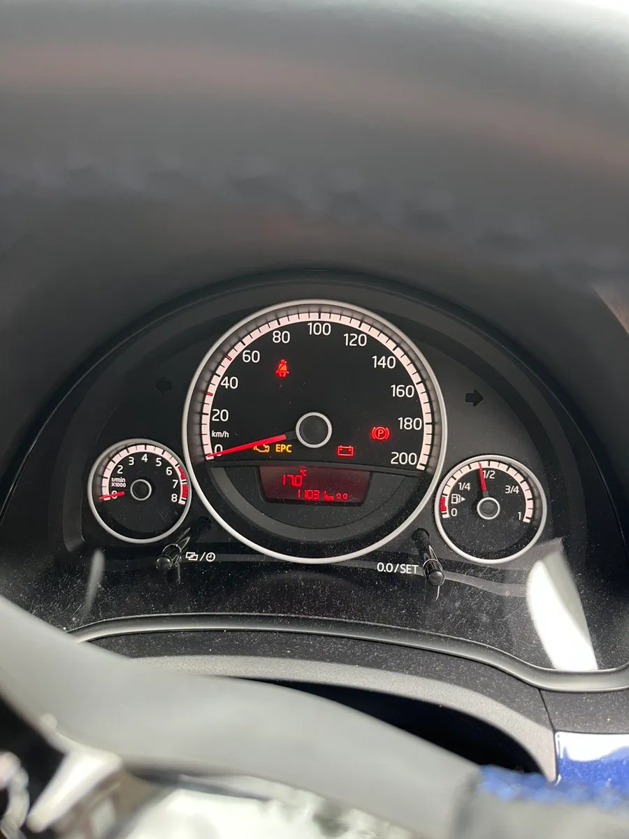 2015 Volkswagen Up - Image 4