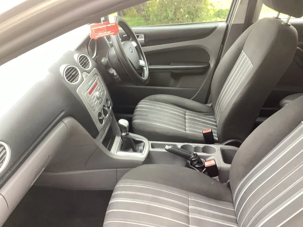 09 Ford Focus - Image 4