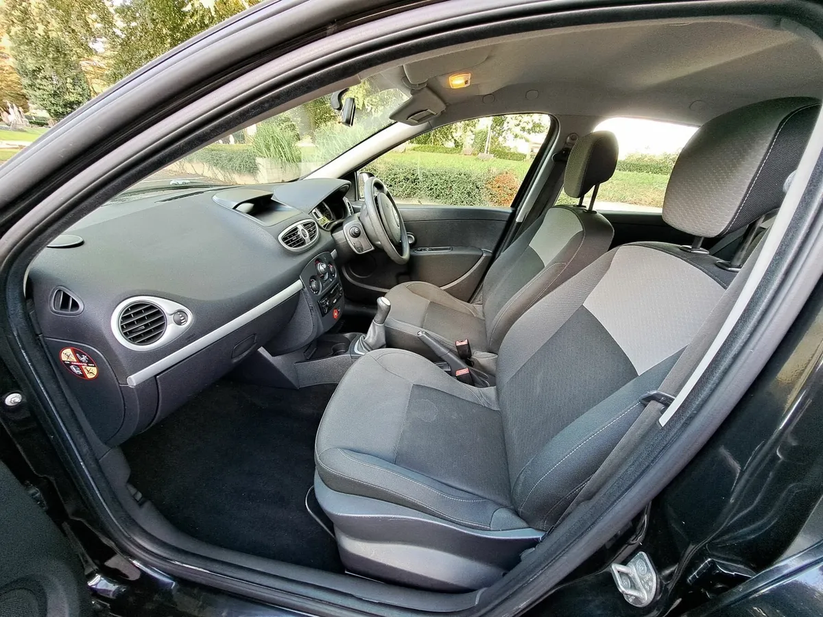 Renault Clio 2010 - Image 3