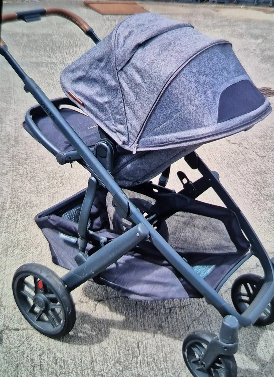Uppababy Vista Pram - Image 1