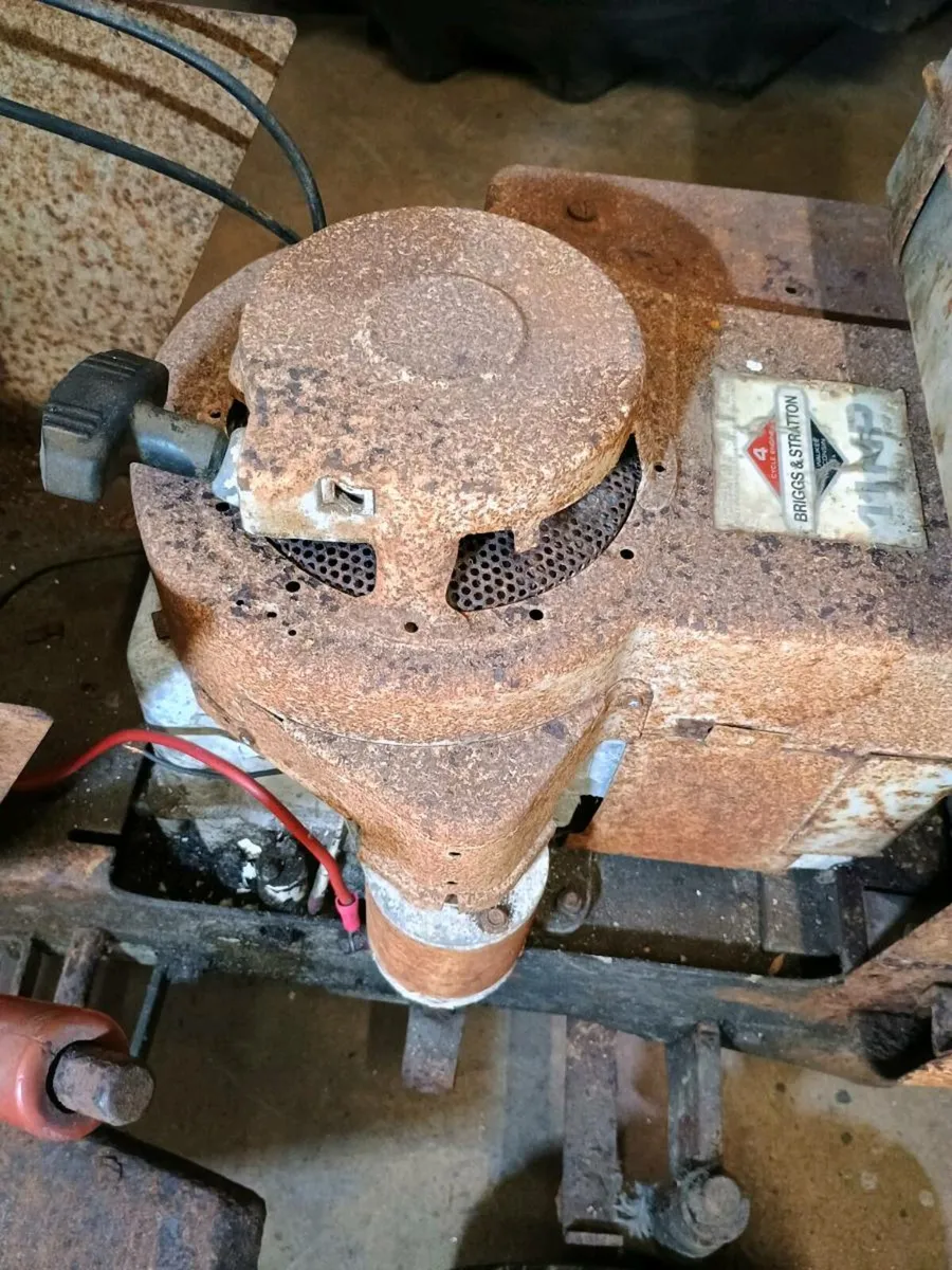 Ride on lawnmower engine - Image 2