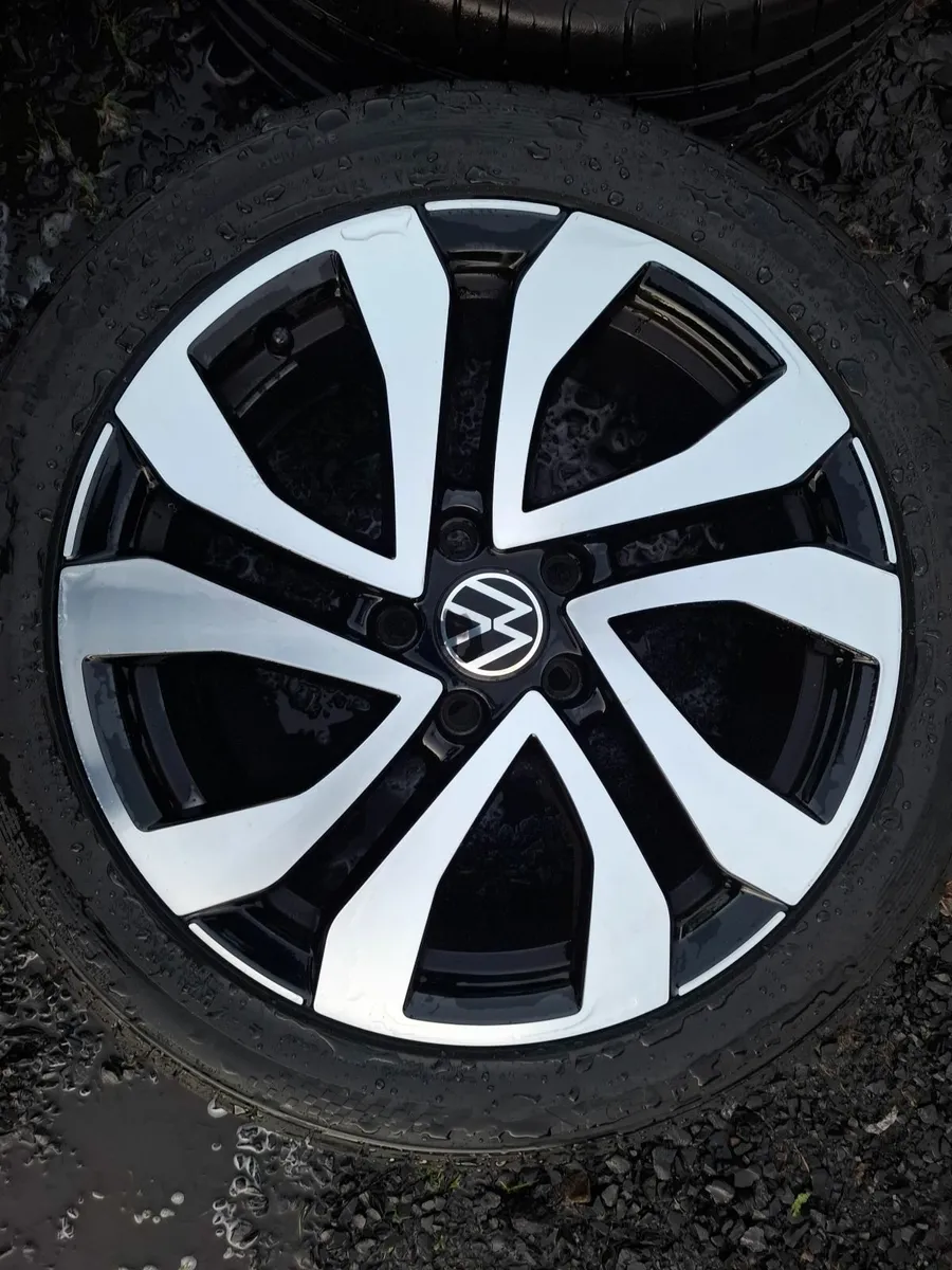 17" Genuine Vw Alloys with tyres - Image 1