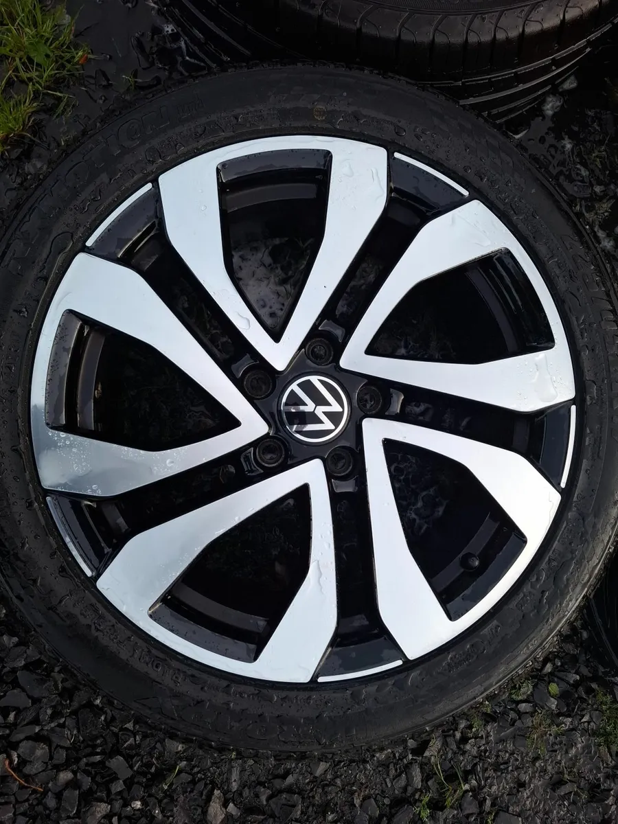 17" Genuine Vw Alloys with tyres - Image 3