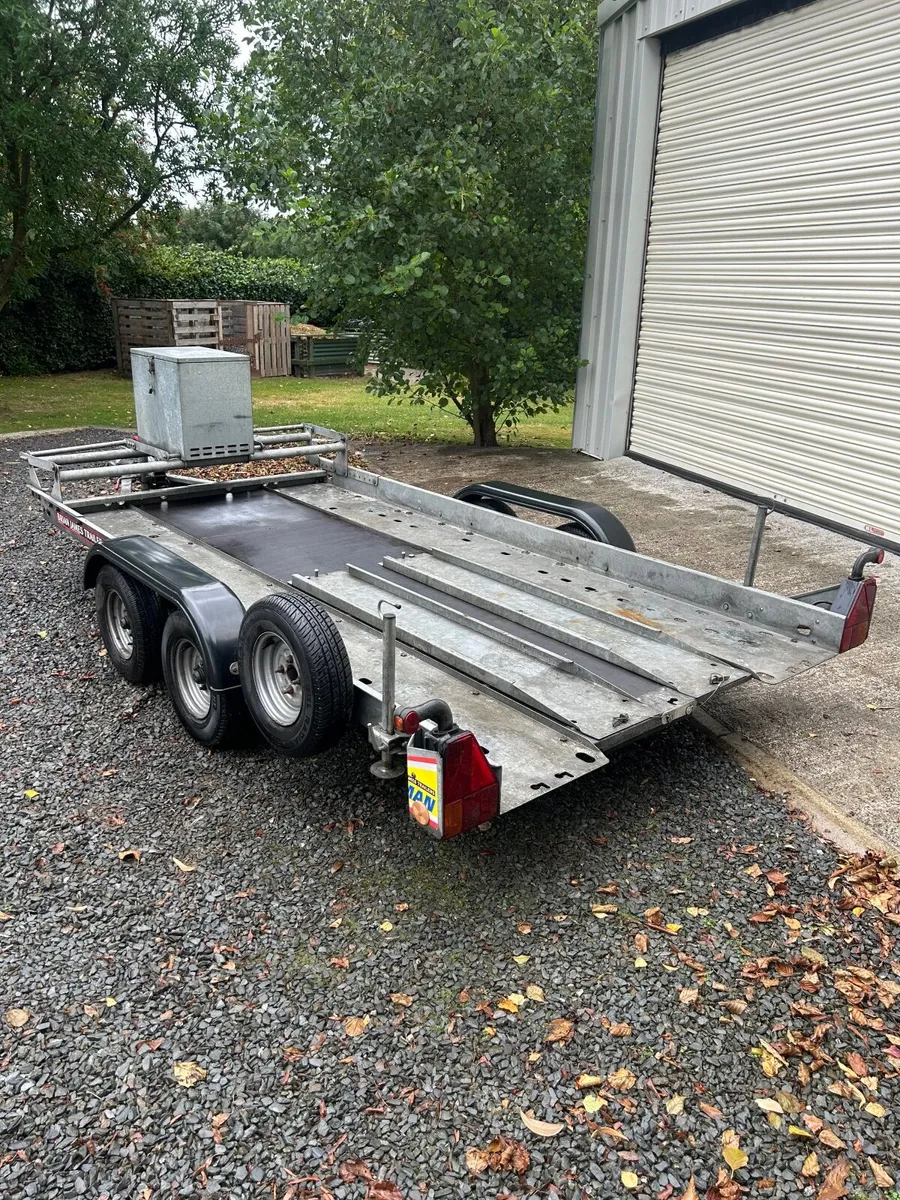 Trailer - Image 1