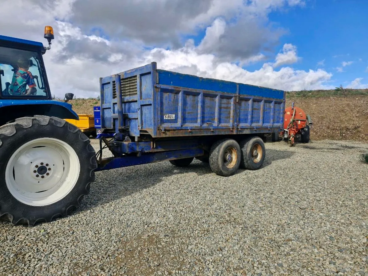 Grain trailer - Image 1