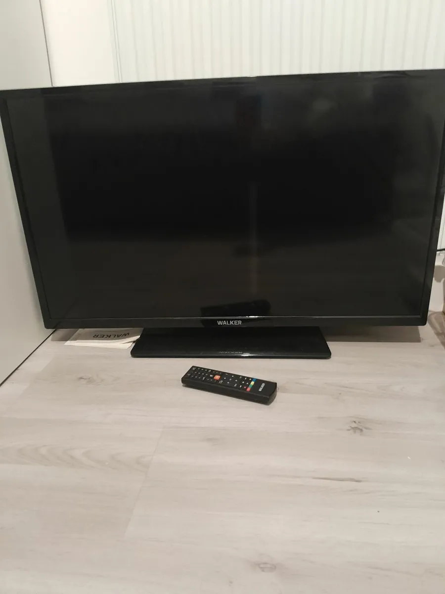 32" walker flat screen telly