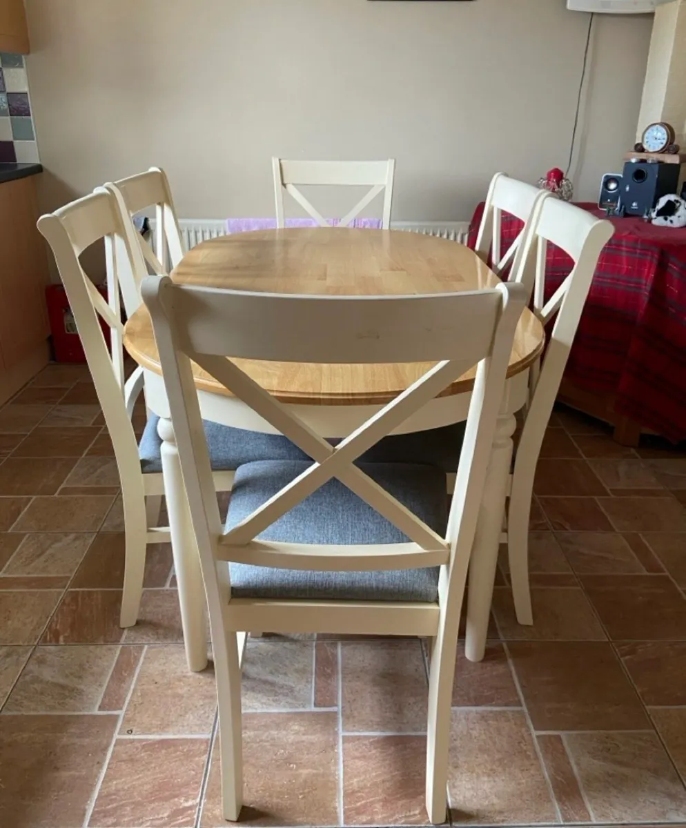 Dining table with six chairs - Image 2