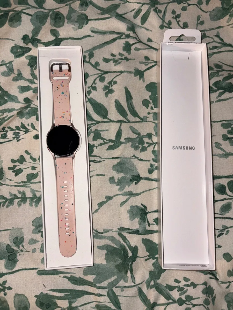 Samsung Galaxy Watch 4 - Image 2