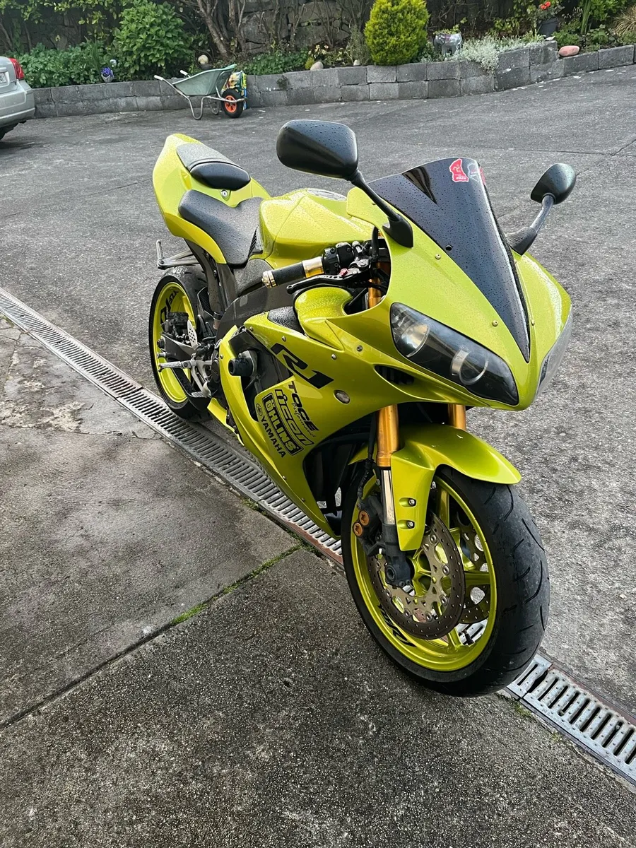 Yamaha r1 - Image 1
