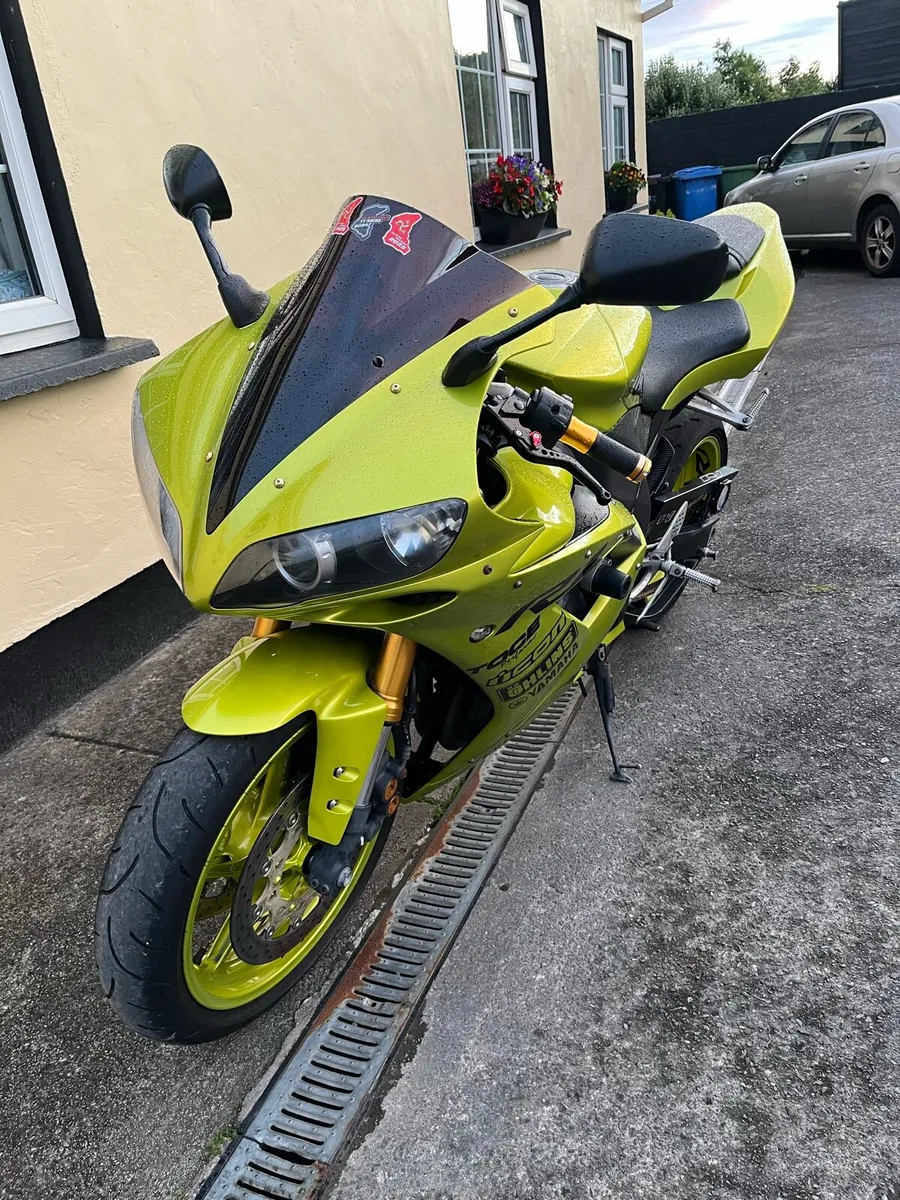 Yamaha r1 - Image 1