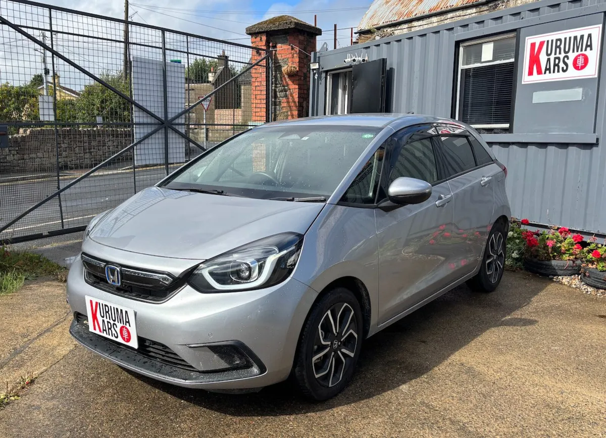 2020 Honda Fit e:HEV - Like-new with ultra-low mil - Image 2