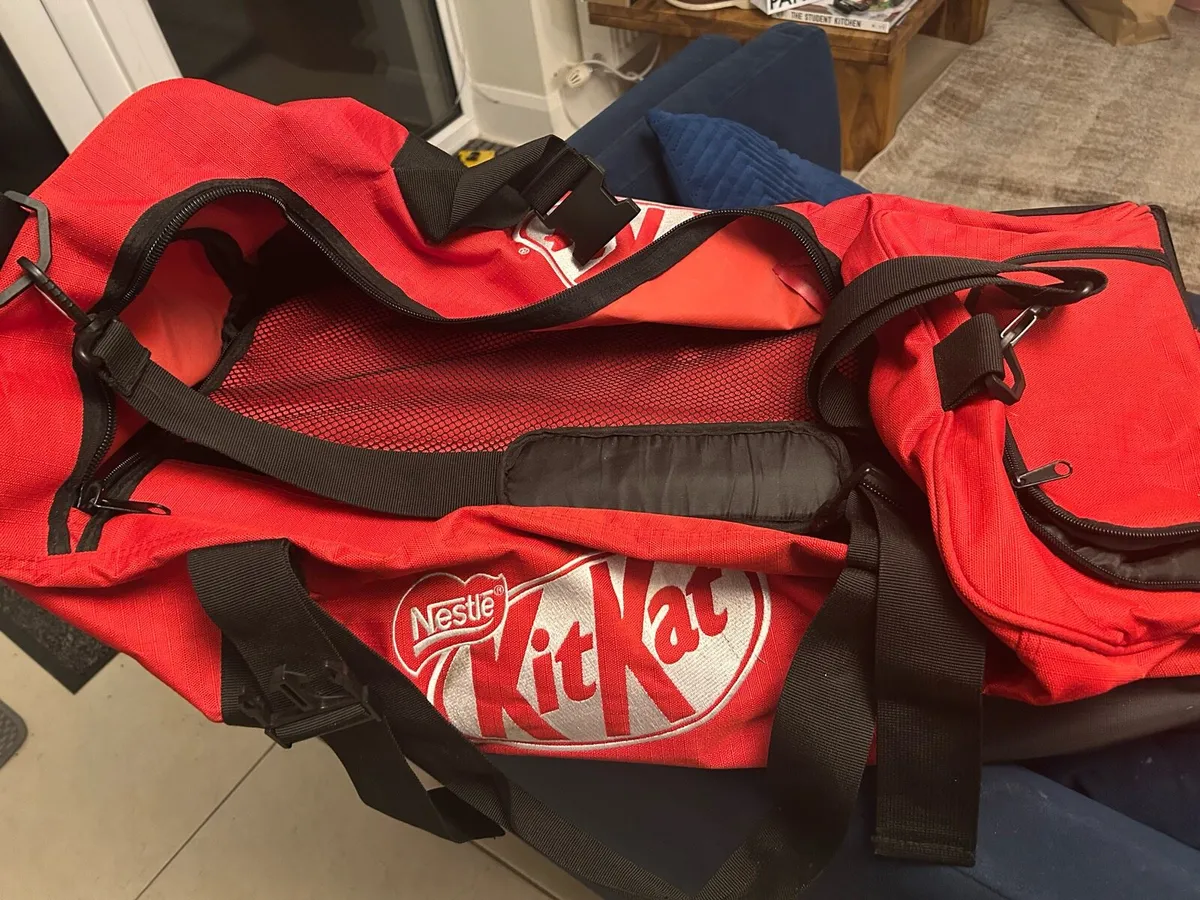 Vintage Kit Kat sports bag/travel bag - Image 1
