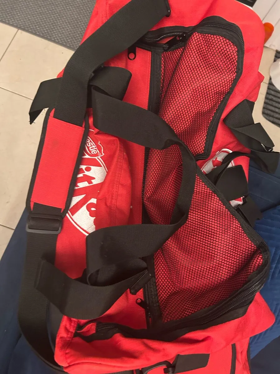 Vintage Kit Kat sports bag/travel bag - Image 2