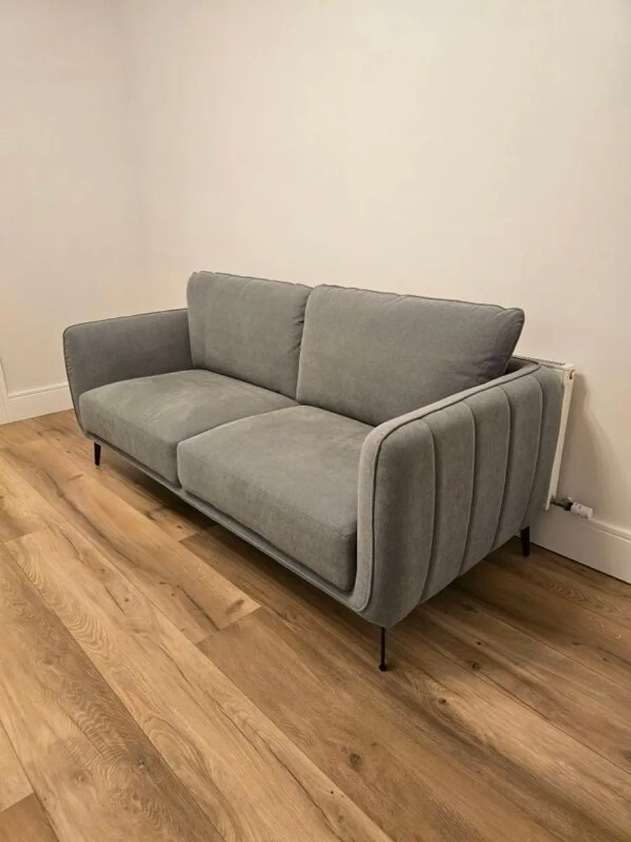 Brand New 3 and 2 Seater Vera Sofas - Image 1