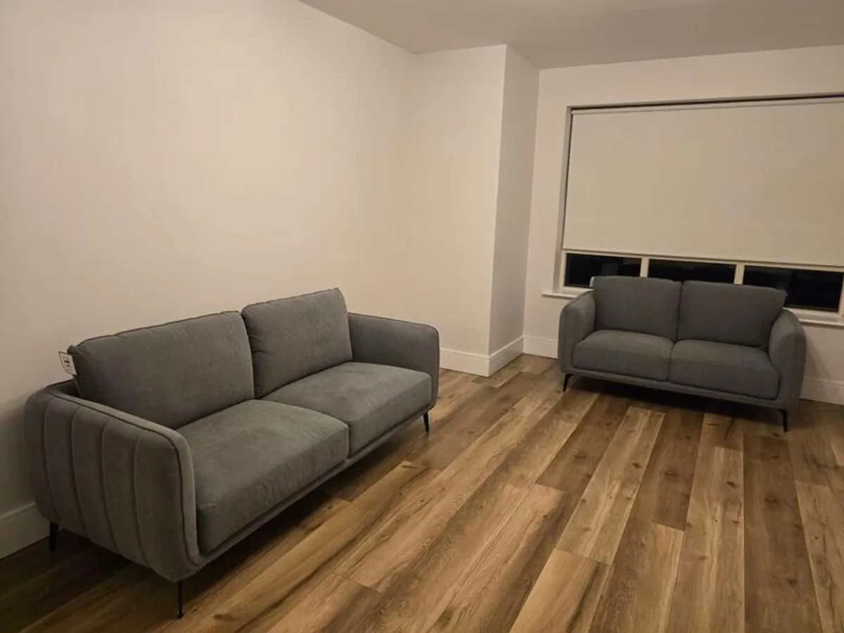 Brand New 3 and 2 Seater Vera Sofas - Image 4
