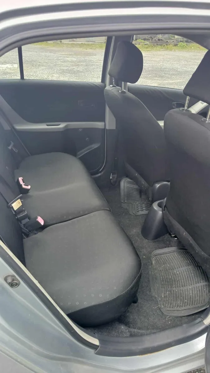 Toyota yaris great Macnikl condition eavry thing - Image 4