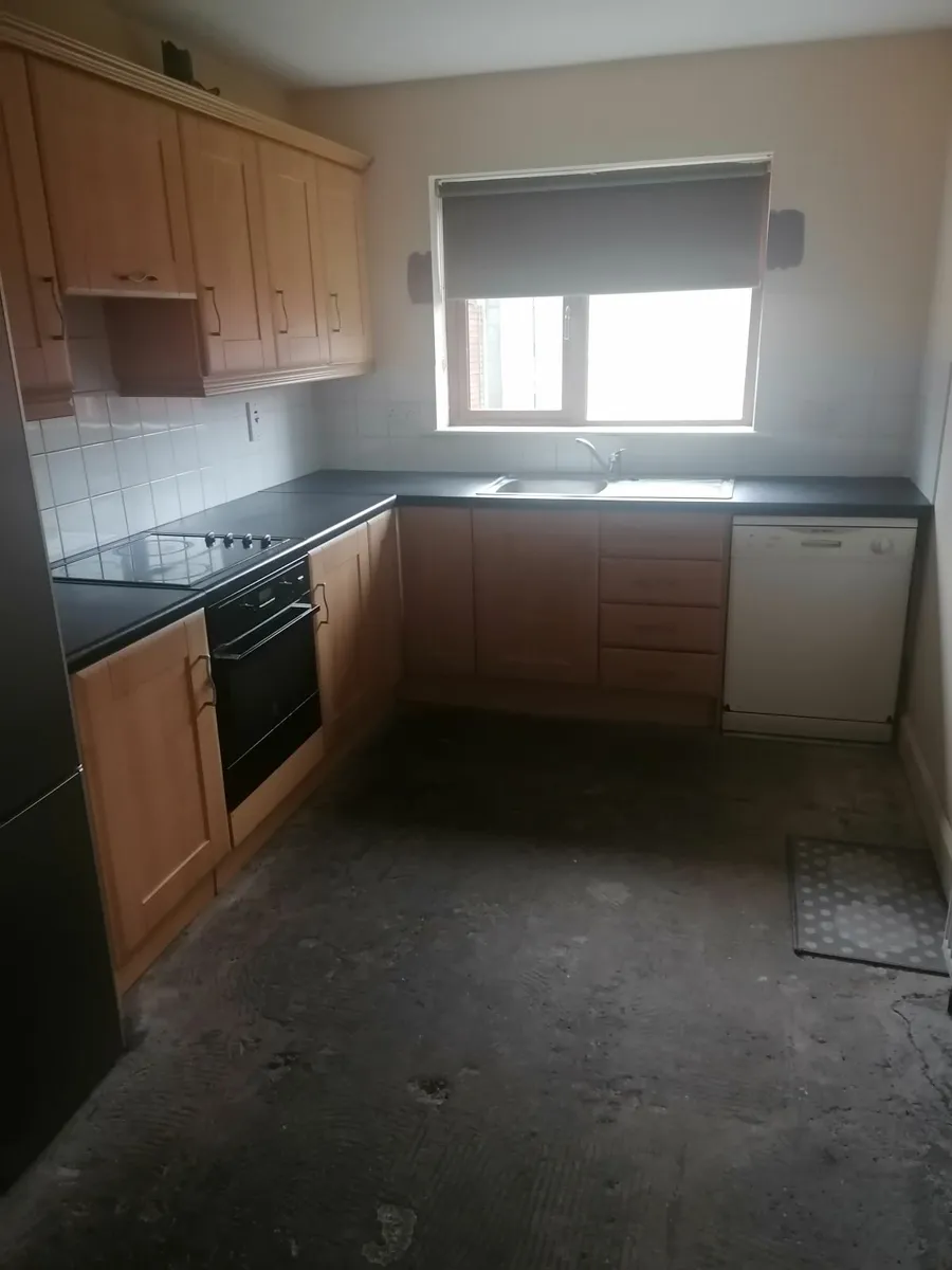 Kitchen and Appliances for sale. Must Sell - Image 4