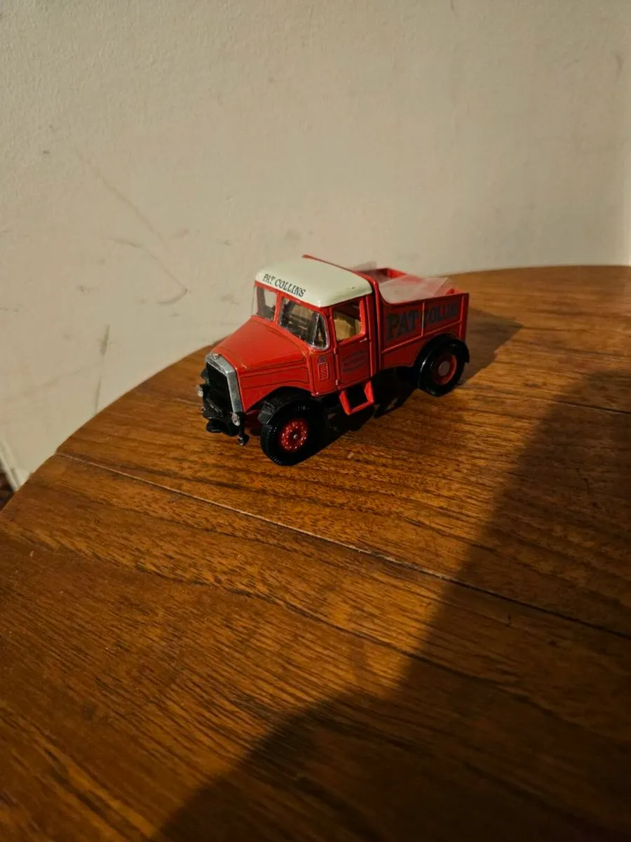 Corgi Circus Fair Ground Showmans Range Truck - Image 1