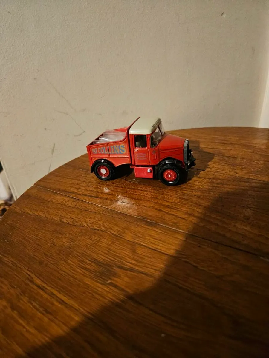Corgi Circus Fair Ground Showmans Range Truck - Image 3