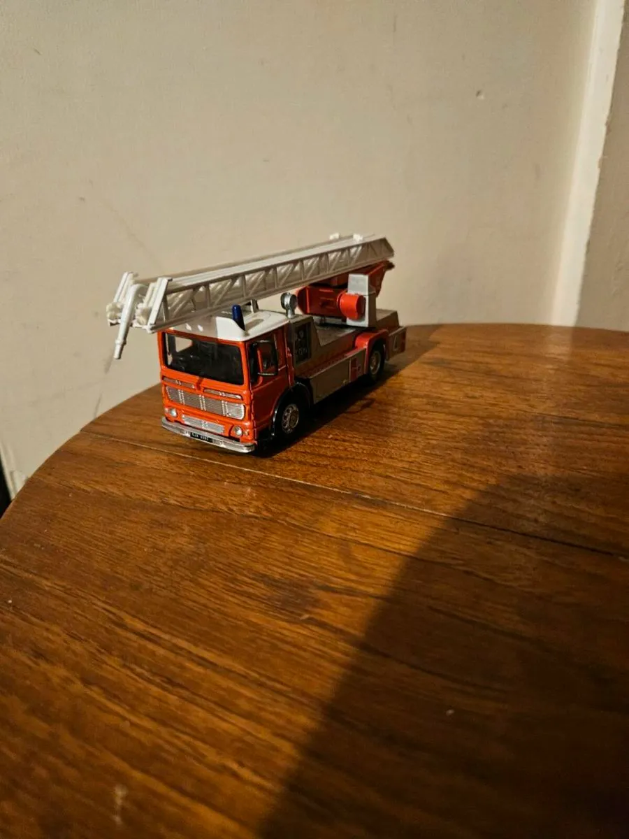 Corgi Fire Engine 1.50 - Image 1