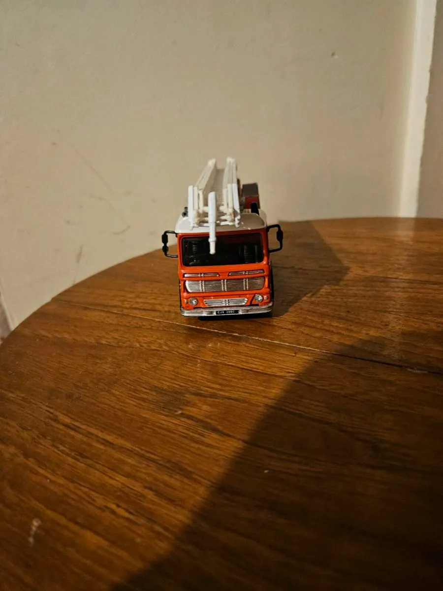 Corgi Fire Engine 1.50 - Image 2