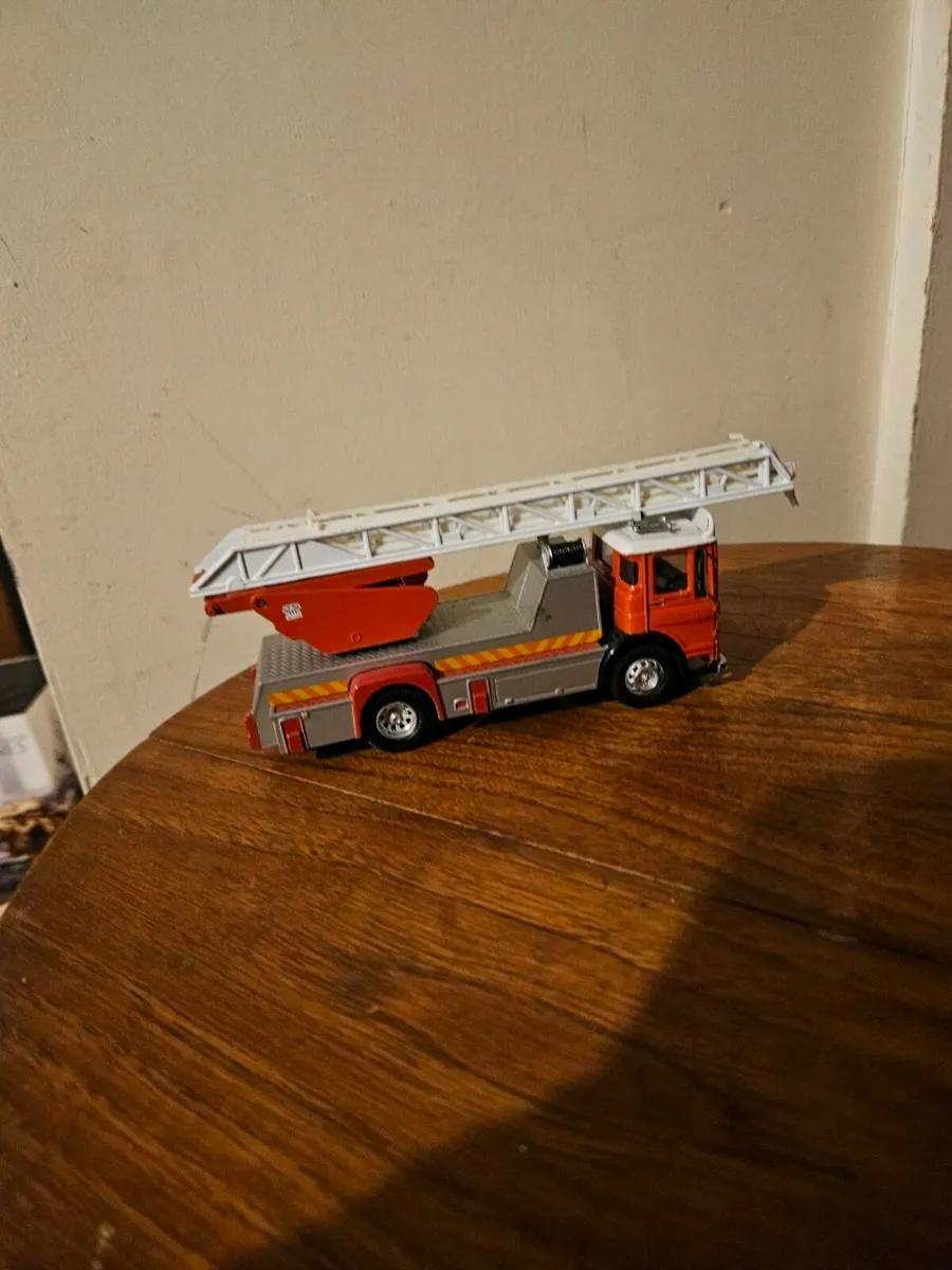 Corgi Fire Engine 1.50 - Image 3