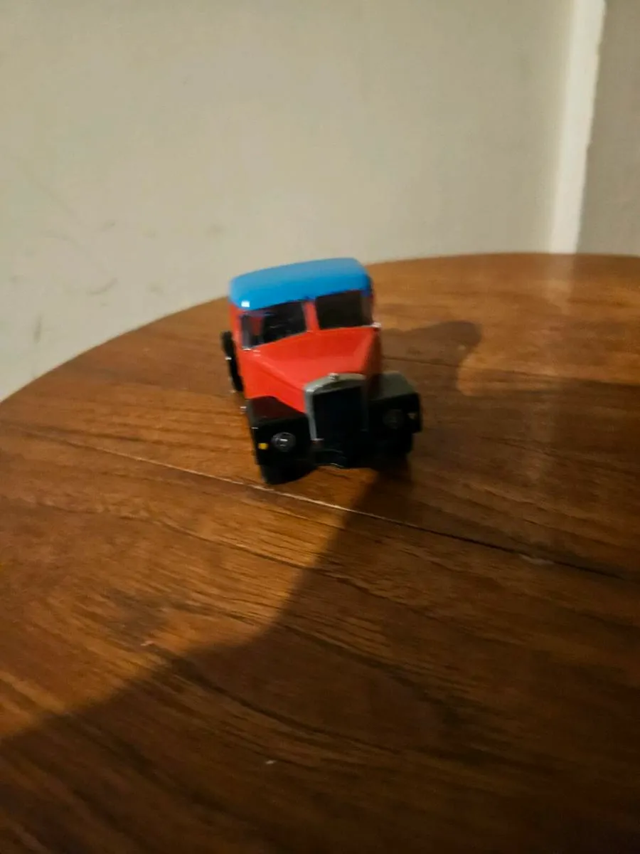 Corgi Circus Fair Ground Showmans Range Truck - Image 2