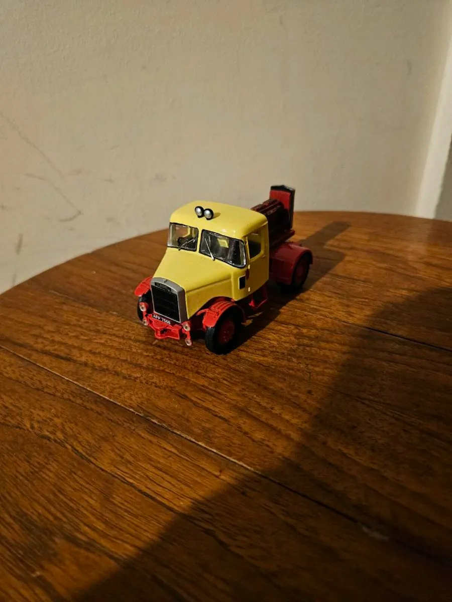 Corgi Circus Fair Ground Showmans Range Truck - Image 1