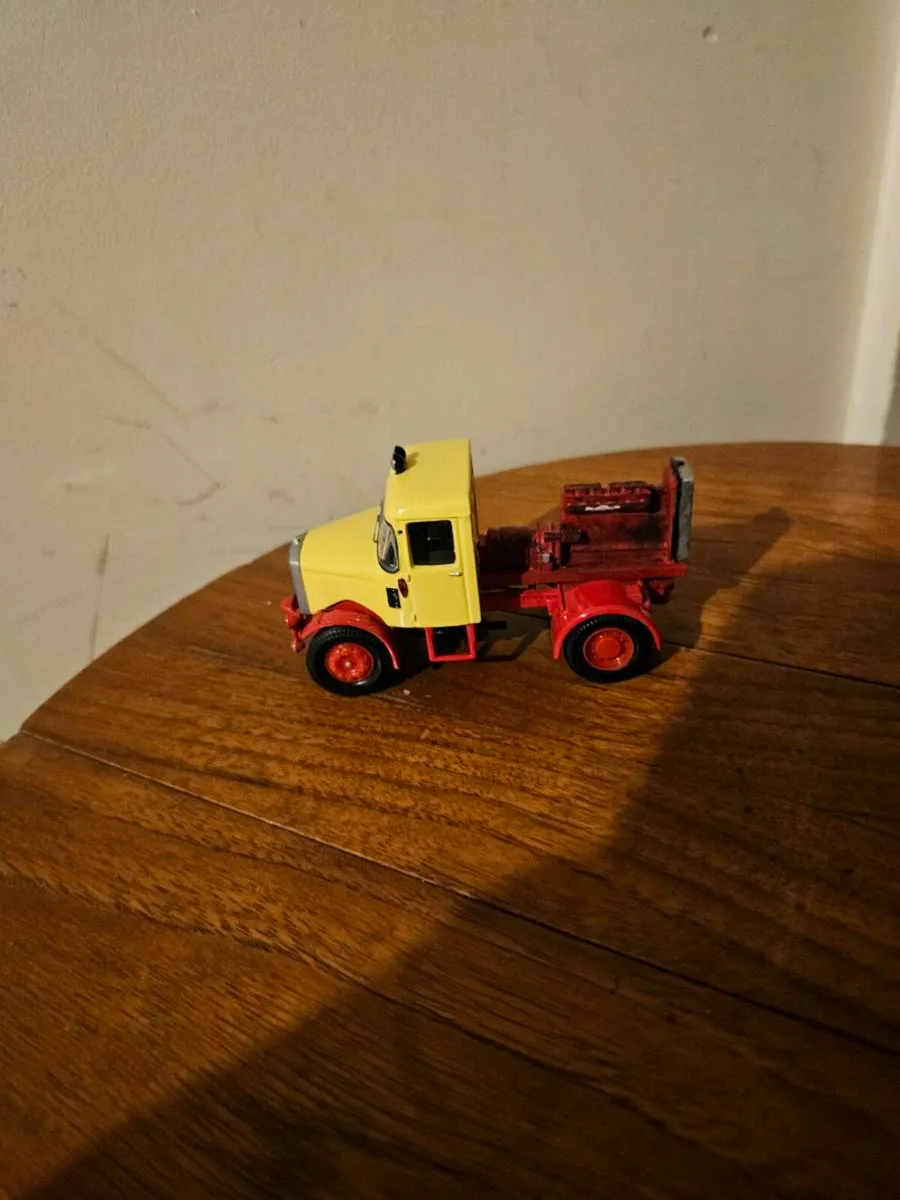 Corgi Circus Fair Ground Showmans Range Truck - Image 2