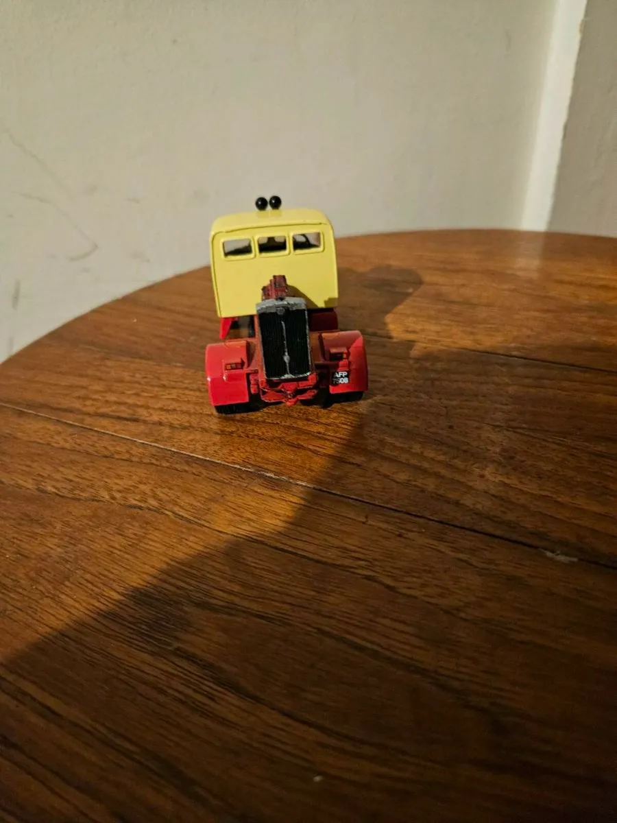 Corgi Circus Fair Ground Showmans Range Truck - Image 3