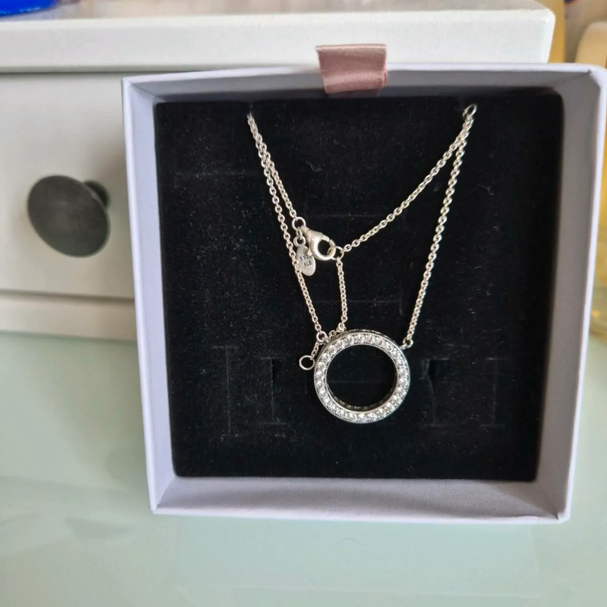 Pandora necklace round sparkle perfect condition - Image 1
