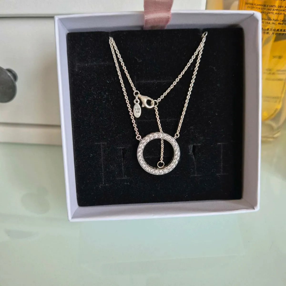 Pandora necklace round sparkle perfect condition - Image 3