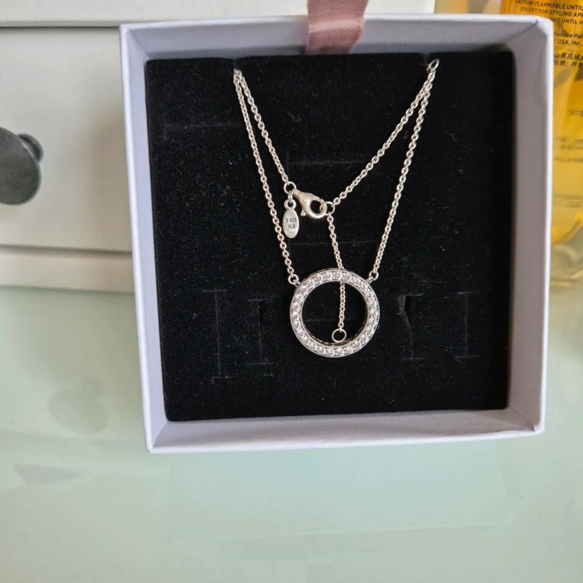Pandora necklace round sparkle perfect condition - Image 4