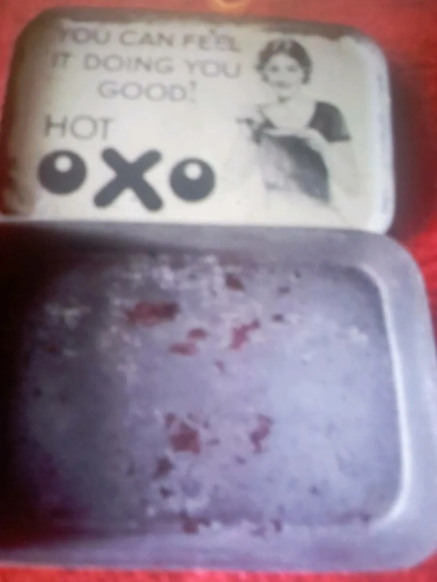 VINTAGE 50"s OXO CUBE TIN 8 .x 5cmx - Image 2