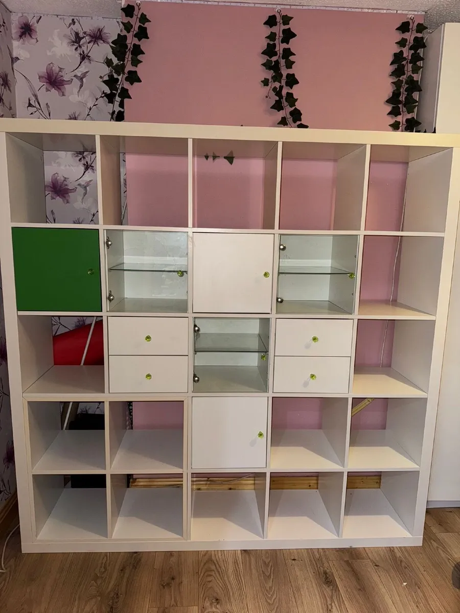Shelving unit - Image 1