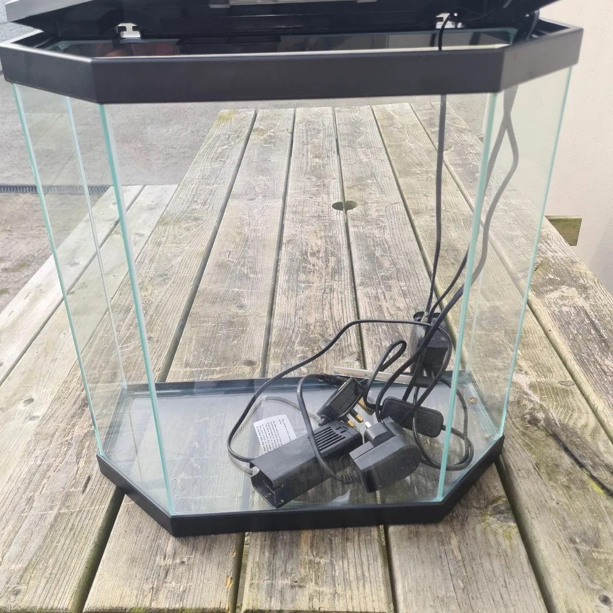 Fish tank - Image 2