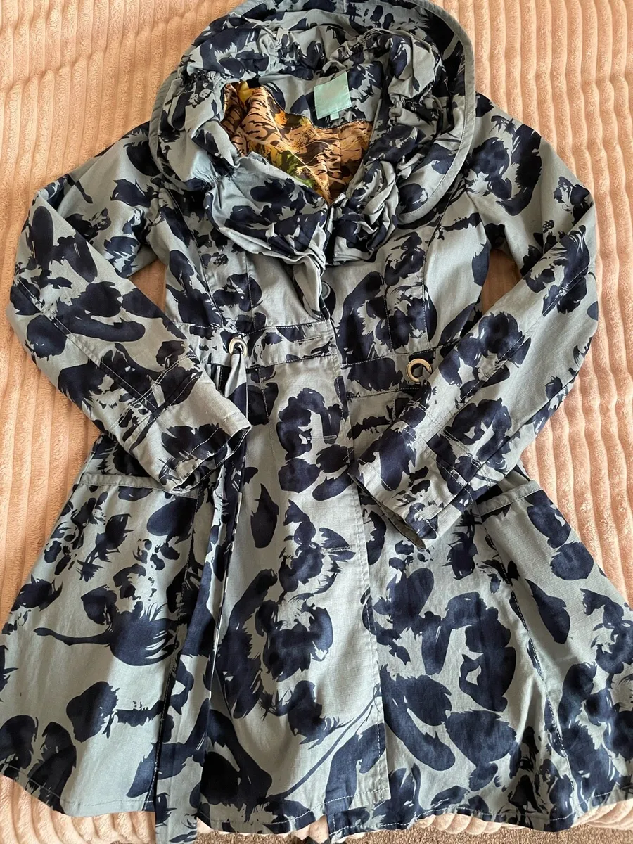 Stylish lightweight coat S size. Phase Eight brand - Image 1