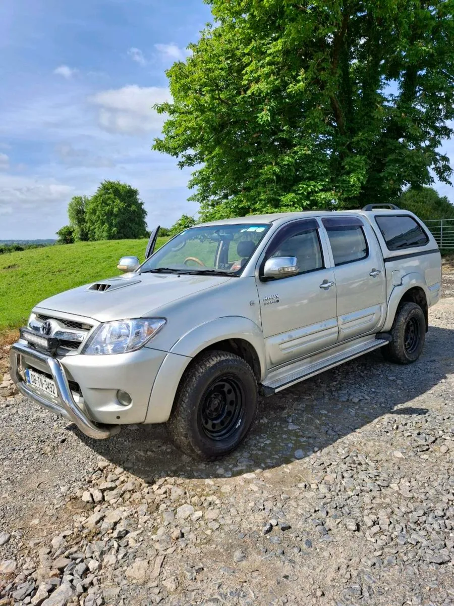 Toyota Hilux - Image 2