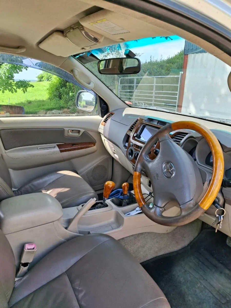 Toyota Hilux - Image 4