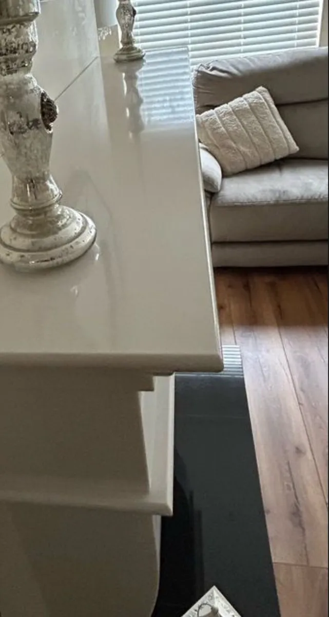 Woodburning Stove with Marble Fireplace - Image 4
