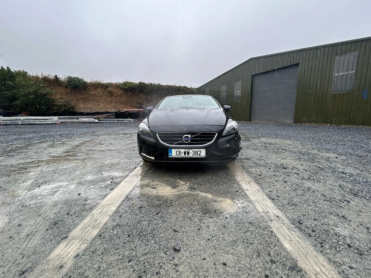 2013 Volvo V40. 2.0 diesel - Image 3
