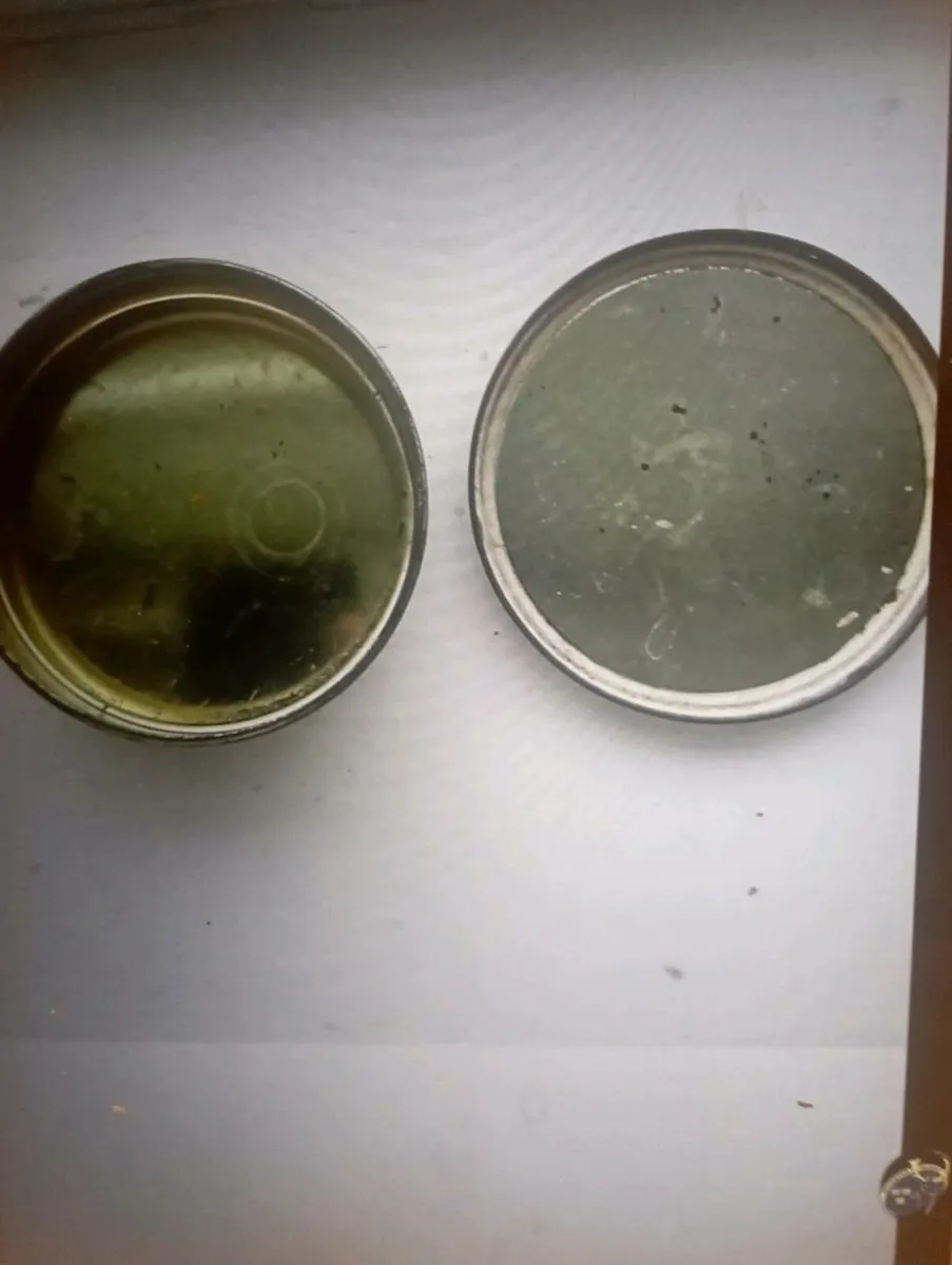 VINTAGE BELLS THREE NUNS  EMPIRE BLED TOBACCO TIN - Image 2