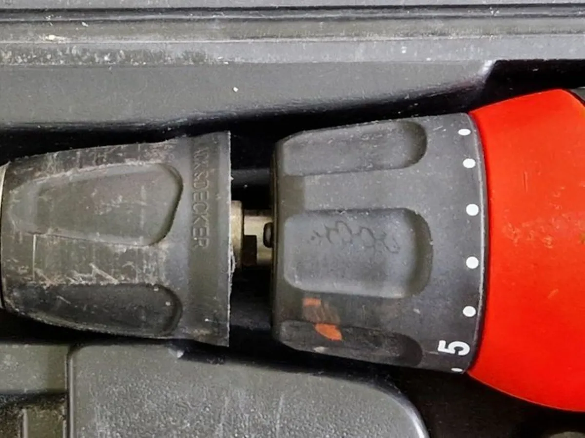 BLACK & DECKER DRILL plus 18V CHARGER Carry Case - Image 4
