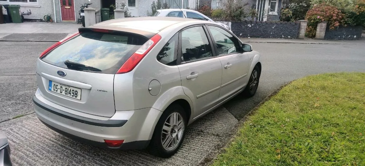Ford Focus Ghia - Image 2