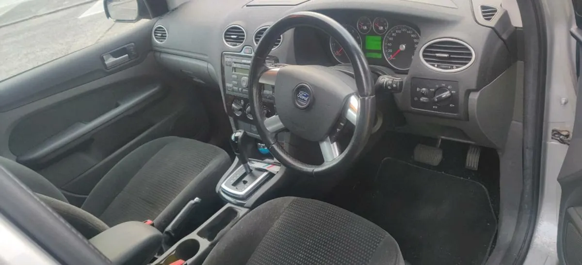 Ford Focus Ghia - Image 3
