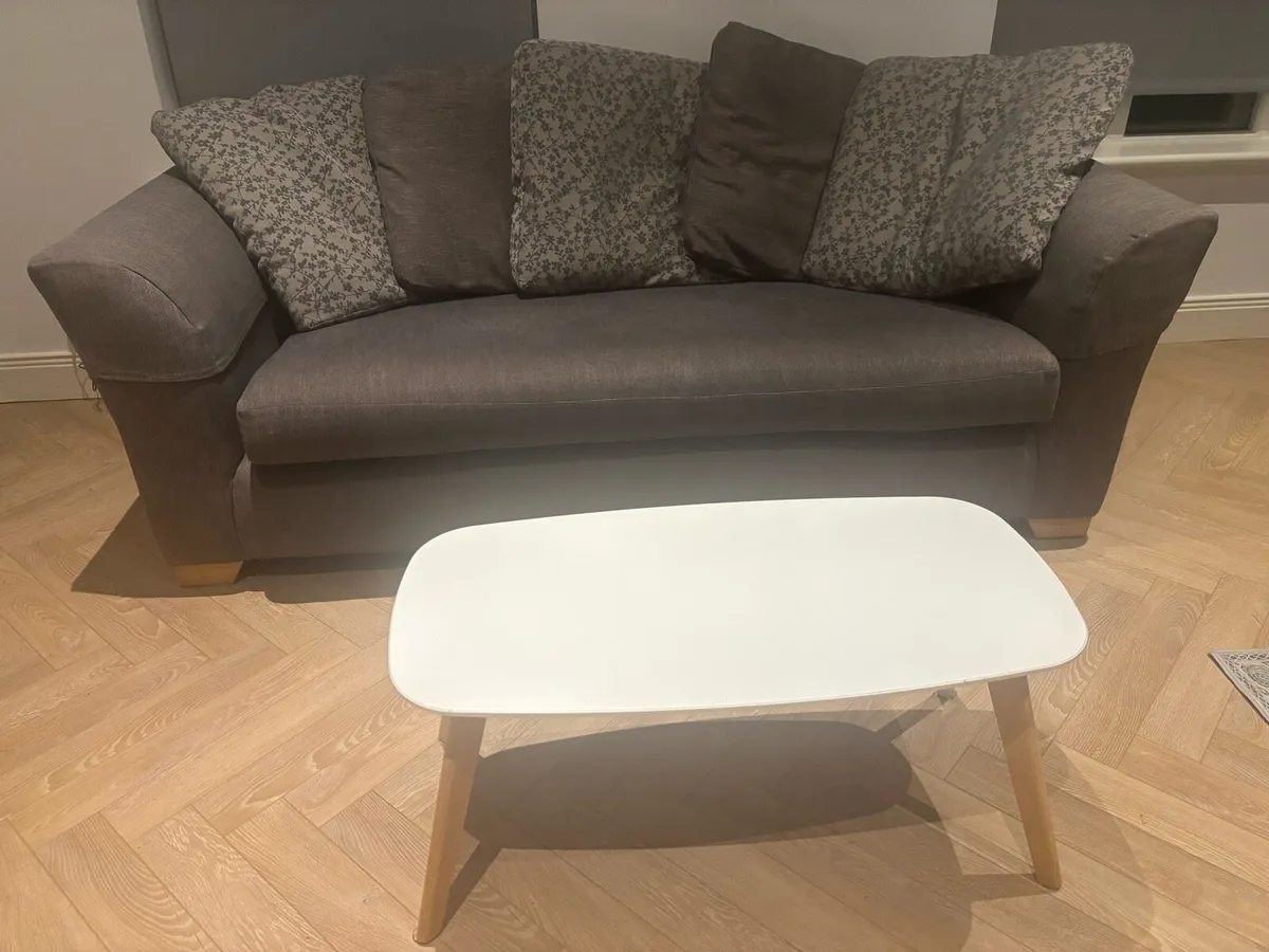 3-Seater Sofa + 2 Armchairs: Great Condition - Image 1